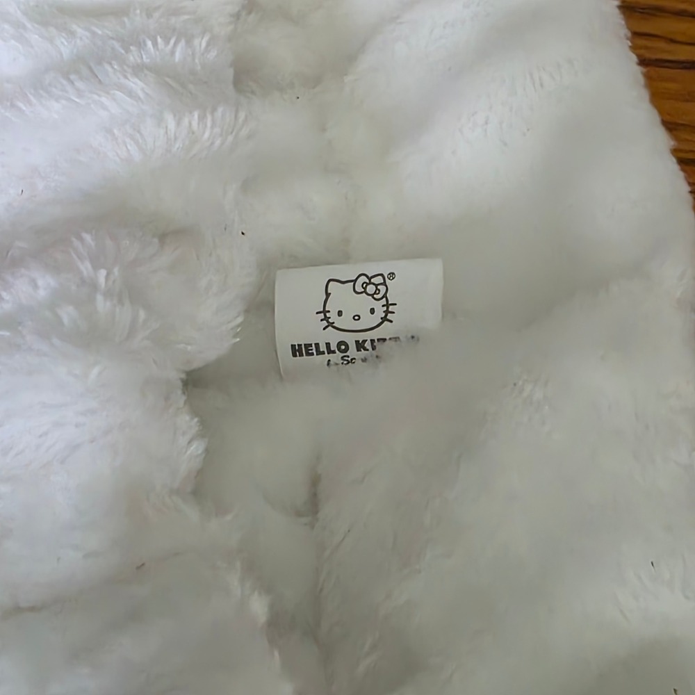 NEW The Crème Shop Hello Kitty Plush Spa Headband White Pink Glitter Bow Sanrio - Picture 4 of 5